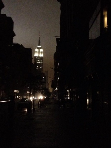 Haunting image: the Empire State Building is the only building in sight with power | @KatyFinneran