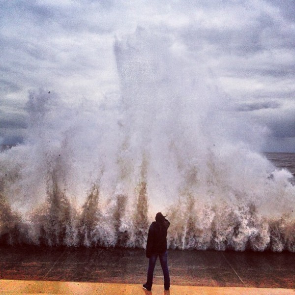 Sandy is giving Chicago quite the show at Lake Michigan. | @pauloctavious